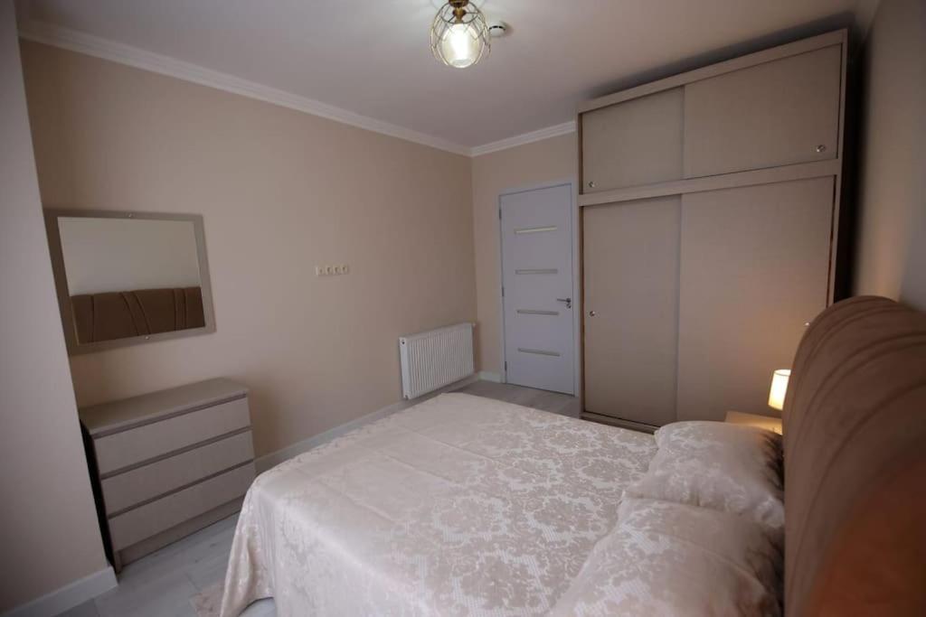 Persona Rooms Zugdidi Εξωτερικό φωτογραφία