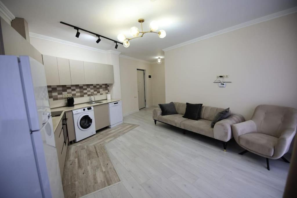 Persona Rooms Zugdidi Εξωτερικό φωτογραφία