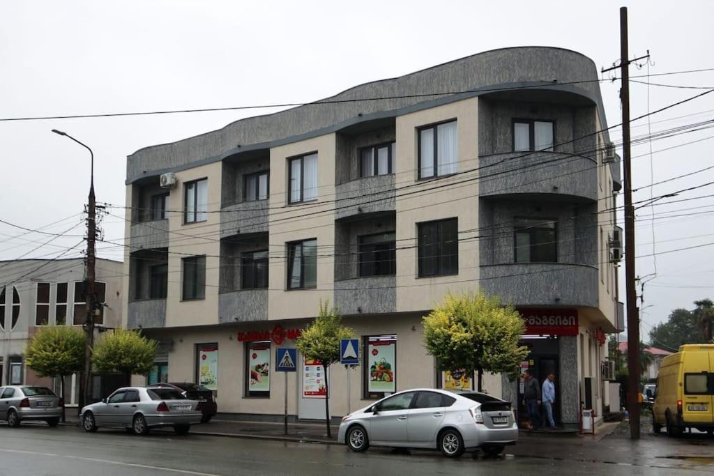 Persona Rooms Zugdidi Εξωτερικό φωτογραφία